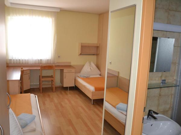 Mladinski dom - Hostel : photo 2 de la chambre chambre lits jumeaux standard