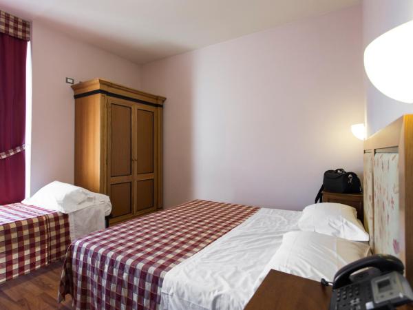 Hotel Il Giardino : photo 5 de la chambre chambre triple