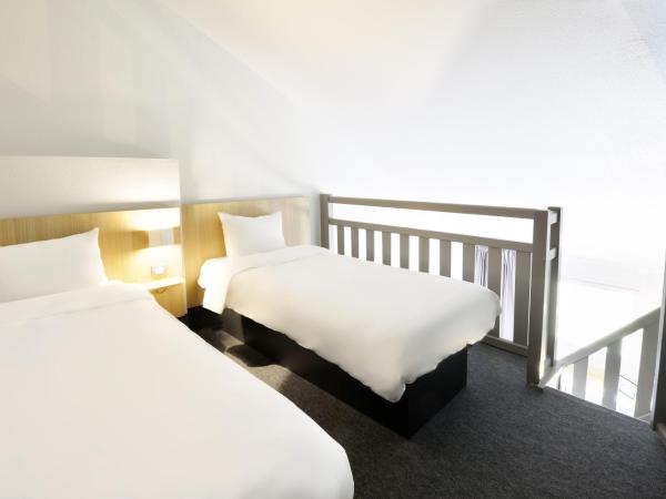 B&B HOTEL Bourges 2 : photo 2 de la chambre chambre quadruple