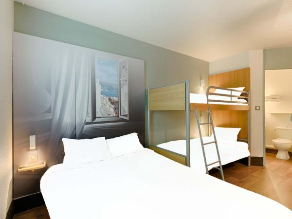 B&B HOTEL Marseille Estaque : photo 1 de la chambre chambre quadruple