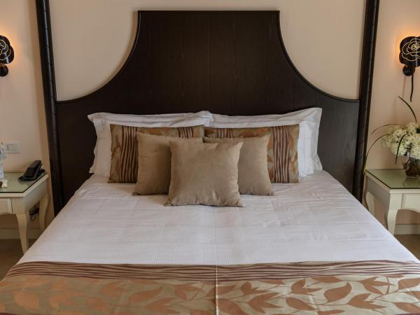 Baia del Mar Beach Boutique Hotel : photo 2 de la chambre chambre familiale avec balcon