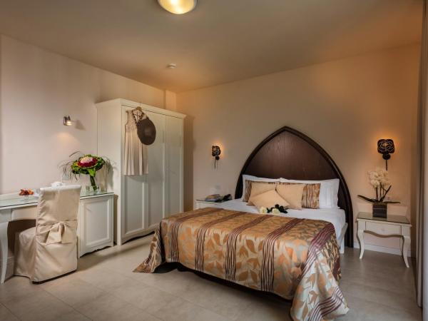 Baia del Mar Beach Boutique Hotel : photo 1 de la chambre junior suite avec vue sur mer partielle