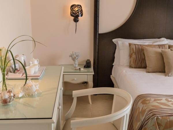 Baia del Mar Beach Boutique Hotel : photo 3 de la chambre chambre familiale avec balcon