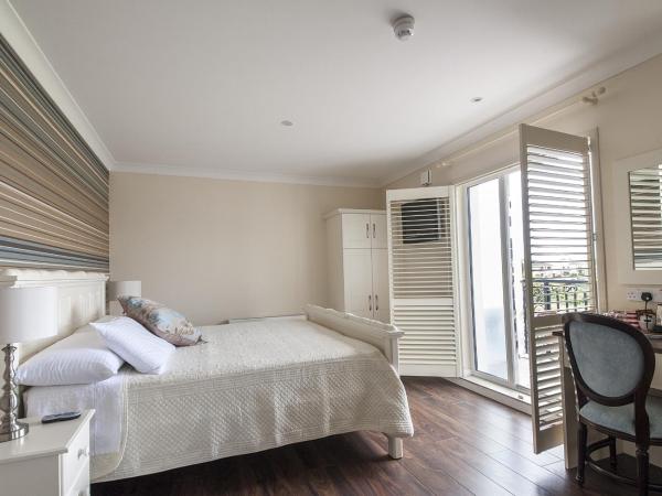 Sea Breeze Lodge B&B Galway : photo 1 de la chambre chambre double supérieure - vue sur baie