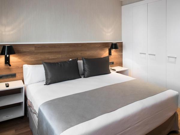 Catalonia Diagonal Centro : photo 4 de la chambre suite