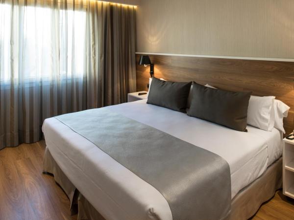 Catalonia Diagonal Centro : photo 1 de la chambre suite