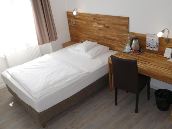 Hotel Stuttgart 21 : photo 1 de la chambre chambre lit queen-size confort