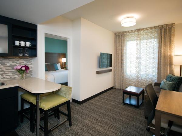 Staybridge Suites Seattle - South Lake Union, an IHG Hotel : photo 1 de la chambre suite 1 chambre lit king-size