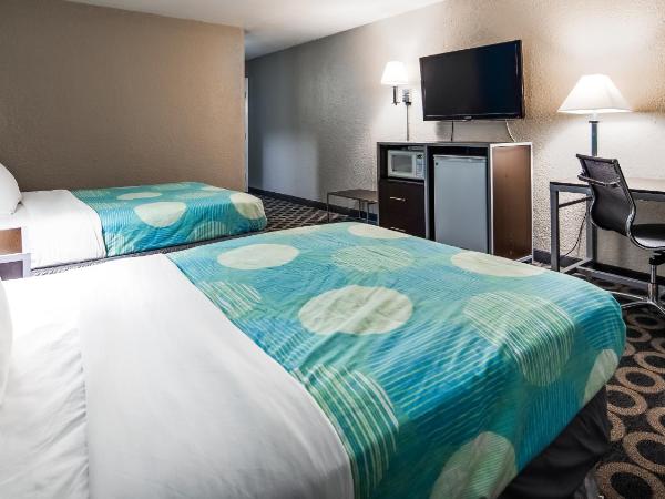 Travelodge by Wyndham San Antonio Downtown Northeast : photo 2 de la chambre chambre double avec 2 lits doubles