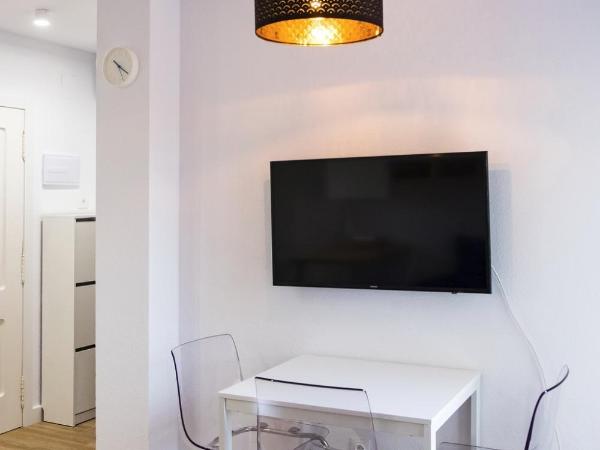 Apartamento EL PATIO V : photo 4 de la chambre appartement - vue sur piscine 