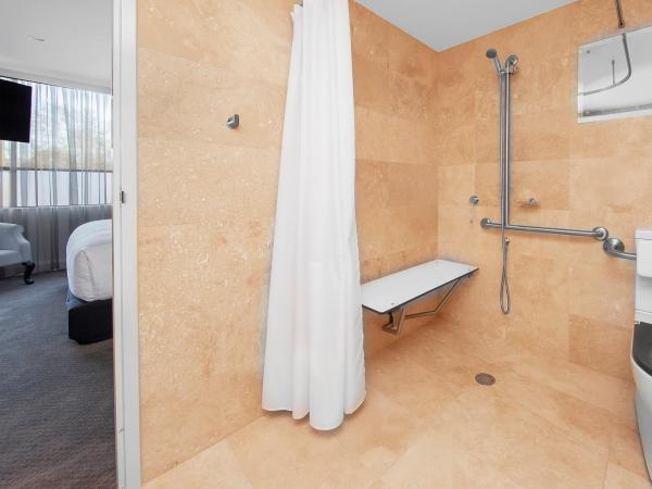 Canberra Rex Hotel : photo 5 de la chambre chambre lit king-size - accessible aux personnes à mobilité réduite