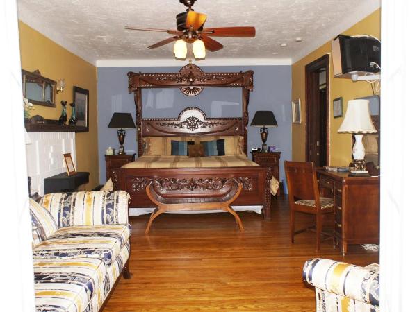 A Night to Remember B & B : photo 8 de la chambre suite grande tour avec baignoire spa
