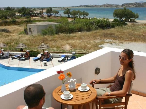 Naxos Resort Beach Hotel : photo 4 de la chambre chambre double - vue sur piscine