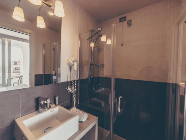 Il Piccolo Giardino GH ***Superior : photo 5 de la chambre chambre double supérieure avec balcon