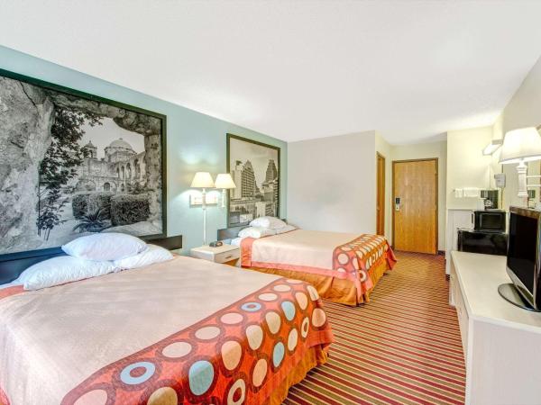 Super 8 by Wyndham San Antonio/Fiesta : photo 2 de la chambre chambre 2 lits queen-size - non-fumeurs