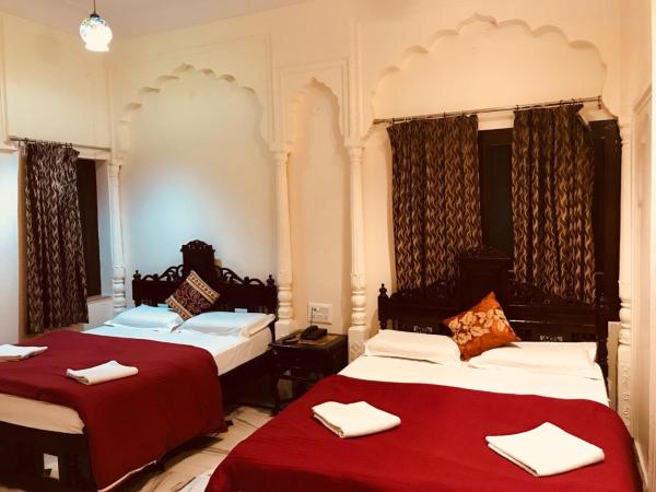 Hotel Kalyan : photo 10 de la chambre chambre familiale (4 adultes) 