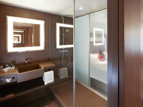 Novotel London Blackfriars : photo 1 de la chambre chambre exécutive avec 1 lit queen-size