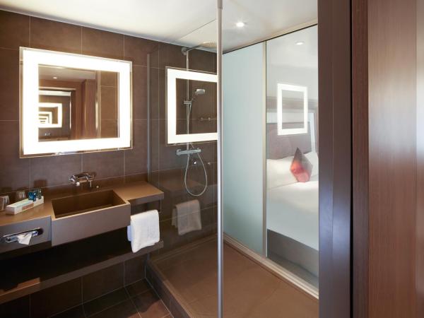 Novotel London Blackfriars : photo 1 de la chambre chambre excutive avec 1 lit queen-size