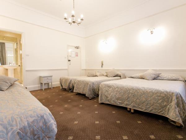 Jesmond Hotel : photo 5 de la chambre chambre familiale avec salle de bains