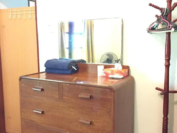 Sepat Village House by the Beach : photo 2 de la chambre chambre double - vue sur jardin