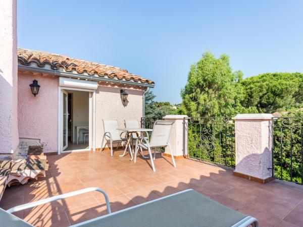 Hotel Villa Des Anges : photo 3 de la chambre chambre familiale (2 adultes + 2 enfants) avec terrasse