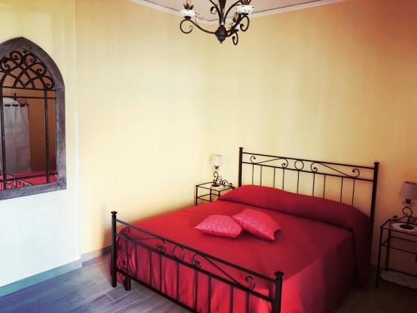 B&B Casa Cupiello : photo 1 de la chambre chambre double avec salle de bains privative