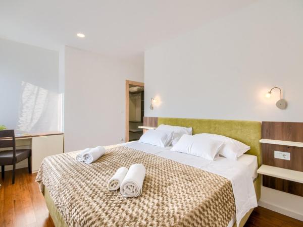 Rooms K&T sea side luxury : photo 1 de la chambre chambre double avec salle de bains privative