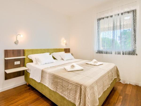 Rooms K&T sea side luxury : photo 3 de la chambre chambre triple - vue sur mer