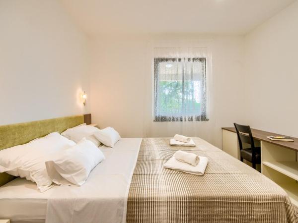 Rooms K&T sea side luxury : photo 4 de la chambre chambre triple - vue sur mer