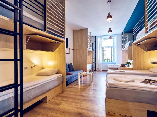 Draggo House : photo 4 de la chambre chambre familiale avec 2 salles de bains privatives