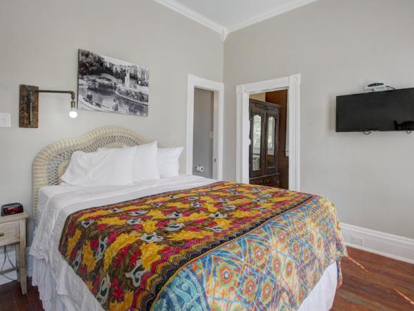 Inn on the Riverwalk : photo 4 de la chambre queen suite with single bed - ground floor
