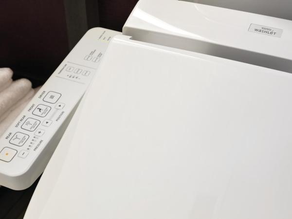 Coast Edmonton Plaza Hotel by APA : photo 5 de la chambre hébergement côte premium avec lit king-size - vue sur environs