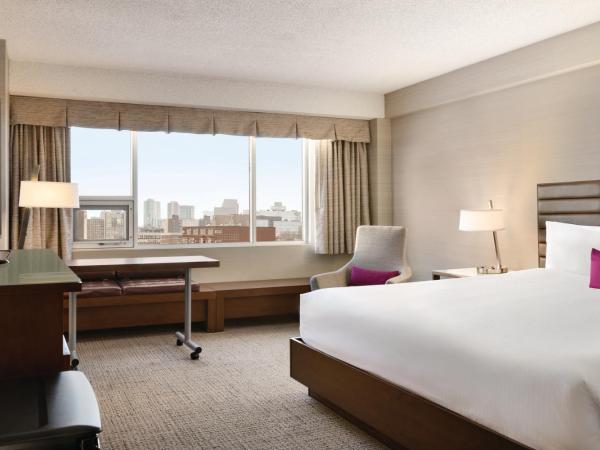 Coast Edmonton Plaza Hotel by APA : photo 1 de la chambre chambre côte avec lit king-size