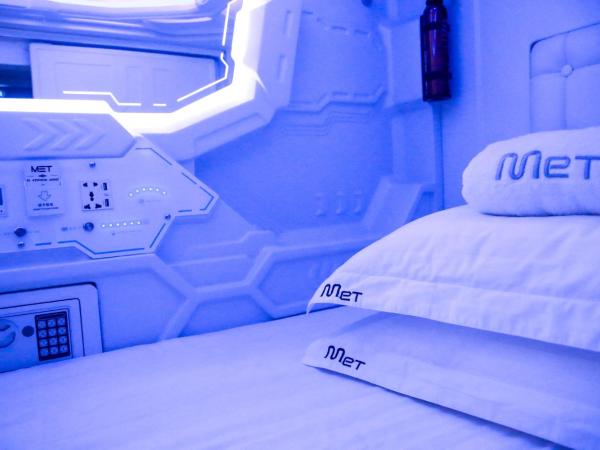 MET A Space Pod at Arab Street : photo 6 de la chambre pod double