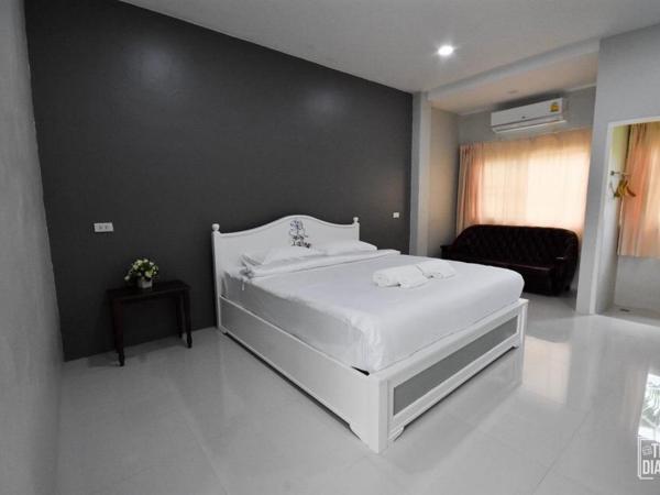 Phuket Nonnita Boutique Resort - SHA Plus : photo 9 de la chambre chambre lit king-size deluxe