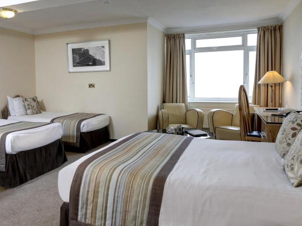 Best Western Princes Marine Hotel : photo 2 de la chambre chambre familiale avec 1 lit double et 2 lits jumeaux - vue sur mer - non-fumeurs
