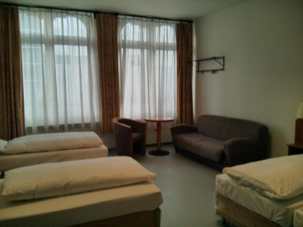 Willy Hotel Frankfurt : photo 3 de la chambre chambre triple
