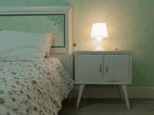 Le Camere di Casa Cassandra : photo 1 de la chambre chambre triple avec salle de bains privative séparée