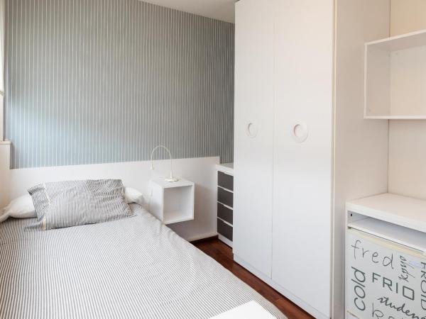 Pension Residencia F&F : photo 4 de la chambre chambre triple