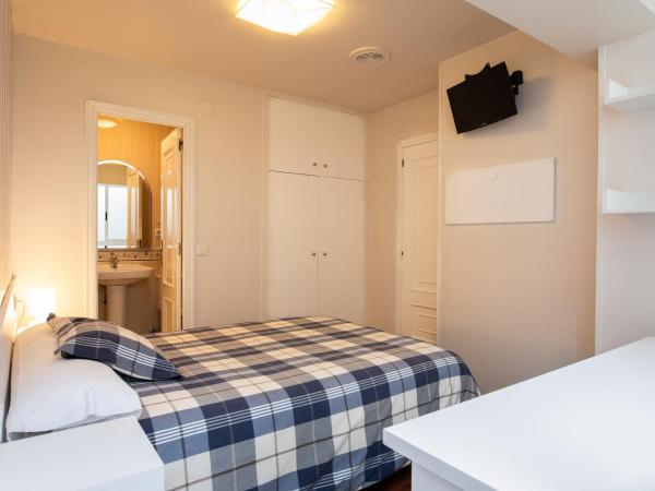 Pension Residencia F&F : photo 2 de la chambre chambre triple