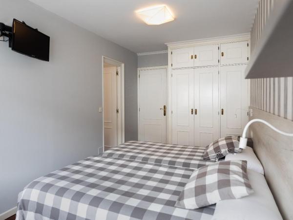 Pension Residencia F&F : photo 2 de la chambre chambre lits jumeaux