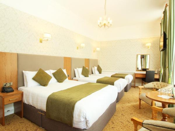 Castle Hotel : photo 6 de la chambre chambre familiale (2 adultes et 2 enfants)