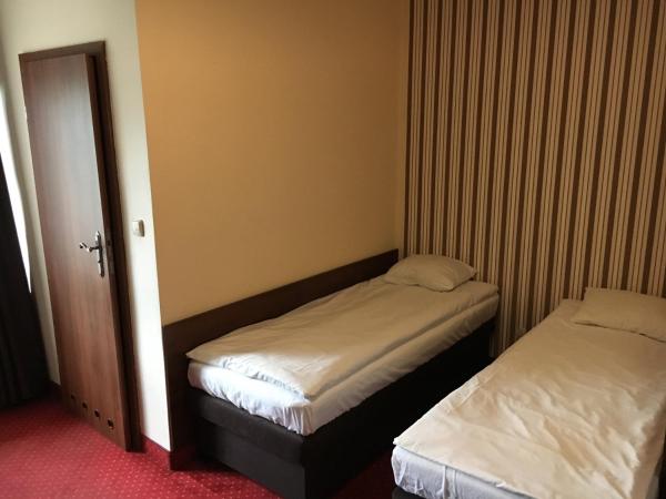 Villa Ventana Poznań City Free Parking 696-890-000 Śniadanie w Cenie : photo 5 de la chambre chambre deluxe double ou lits jumeaux