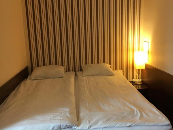 Villa Ventana Poznań City Free Parking 696-890-000 Śniadanie w Cenie : photo 4 de la chambre chambre deluxe double ou lits jumeaux