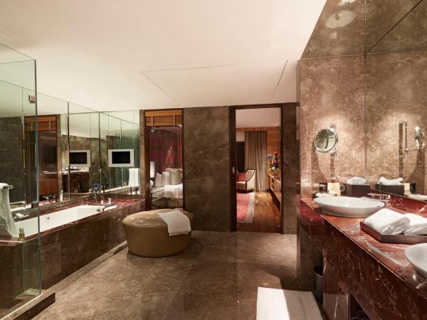 Taj Lands End : photo 2 de la chambre grande suite luxe - goûter, cocktails en soirée, service de majordome, transfert aéroport aller simple gratuit