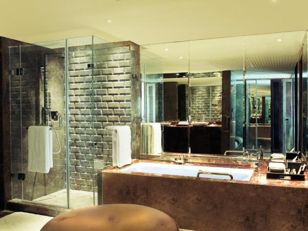 Taj Lands End : photo 3 de la chambre grande suite luxe - goûter, cocktails en soirée, service de majordome, transfert aéroport aller simple gratuit