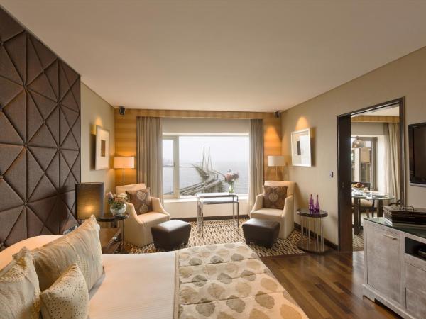 Taj Lands End : photo 2 de la chambre suite luxe - goûter, cocktails en soirée, service de majordome, transfert aéroport aller simple gratuit