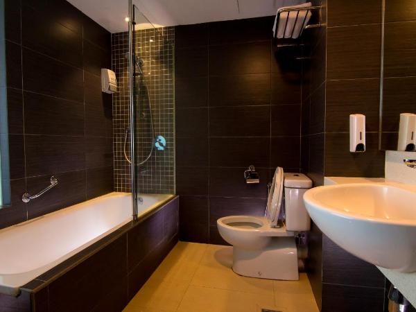 Hotel Malaysia : photo 3 de la chambre chambre lit king-size supérieure