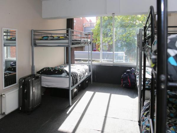 Barkly Backpackers : photo 1 de la chambre lit superposé dans dortoir pour femmes