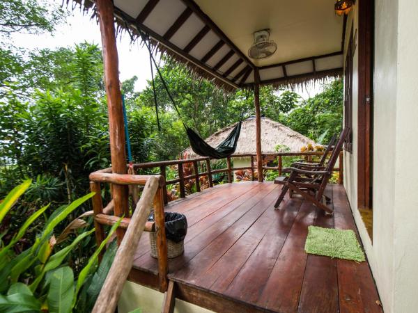 Oasis Koh Chang : photo 2 de la chambre bungalow de luxe avec vue sur la piscine